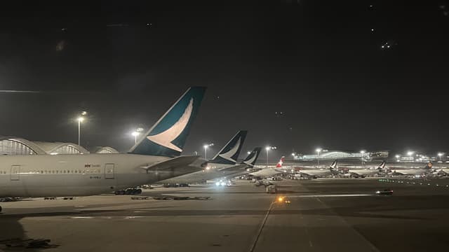 Cathay Pacific Planes at HKIA / Matthew H.